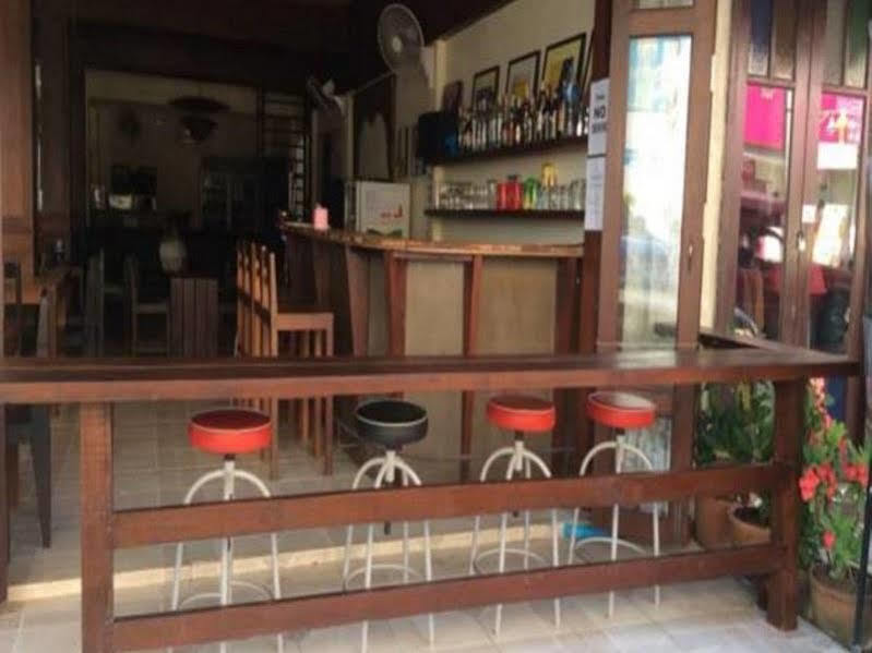 Thapae Backpackers Hostel (Adults Only) Chiang Mai Ngoại thất bức ảnh